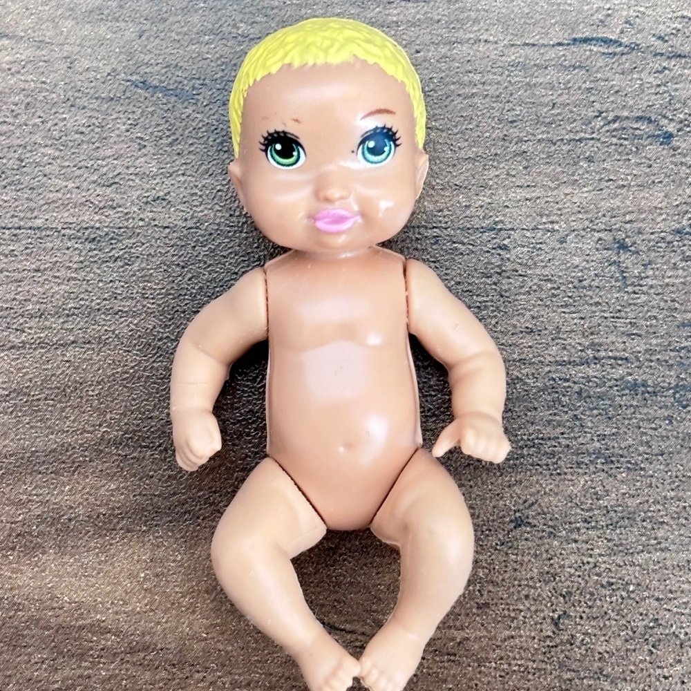 BARBIE Skipper Babysitters Inc Blonde Girl Infant BABY DOLL Blue Eyes Mattel
